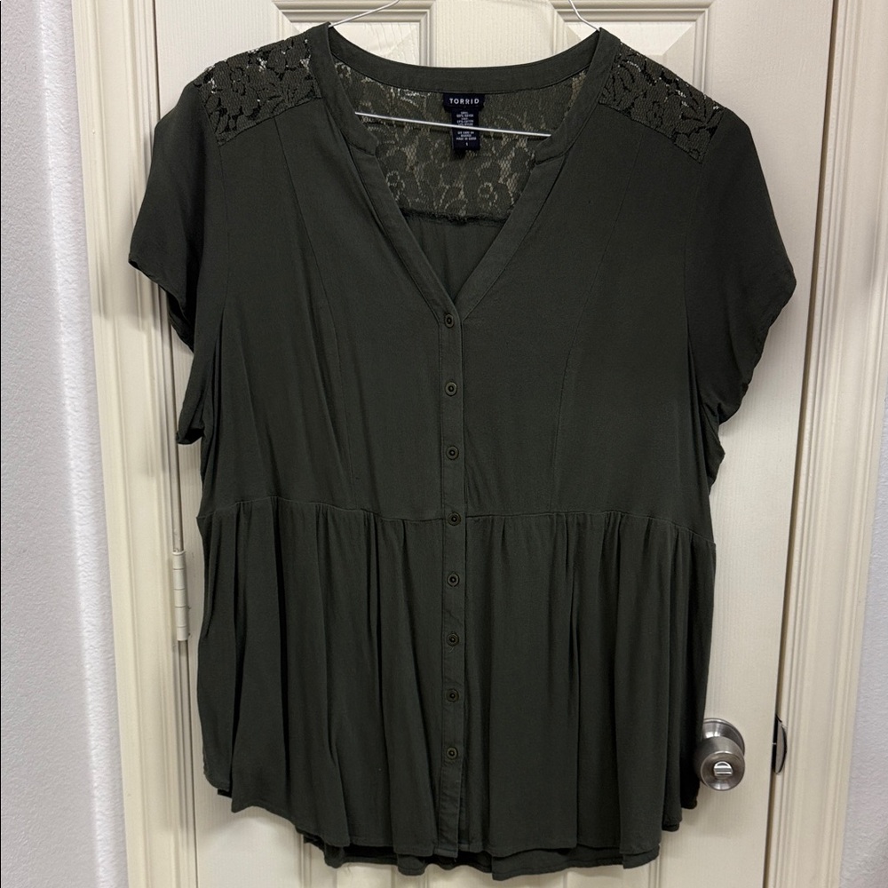 Torrid Dark Green Button-Down Blouse with Lace